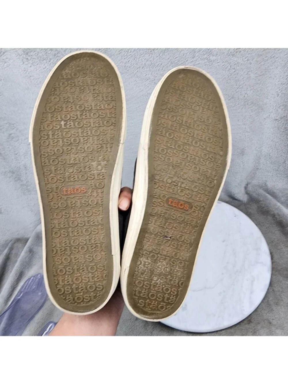 Taos Footwear Shoes Womens Size 8.5 Gray Canvas Slip On Sneakers *Read*
